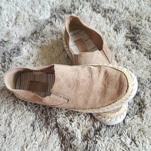 CREVO Skyla Palm Suede Slip On Sneaker Size 7